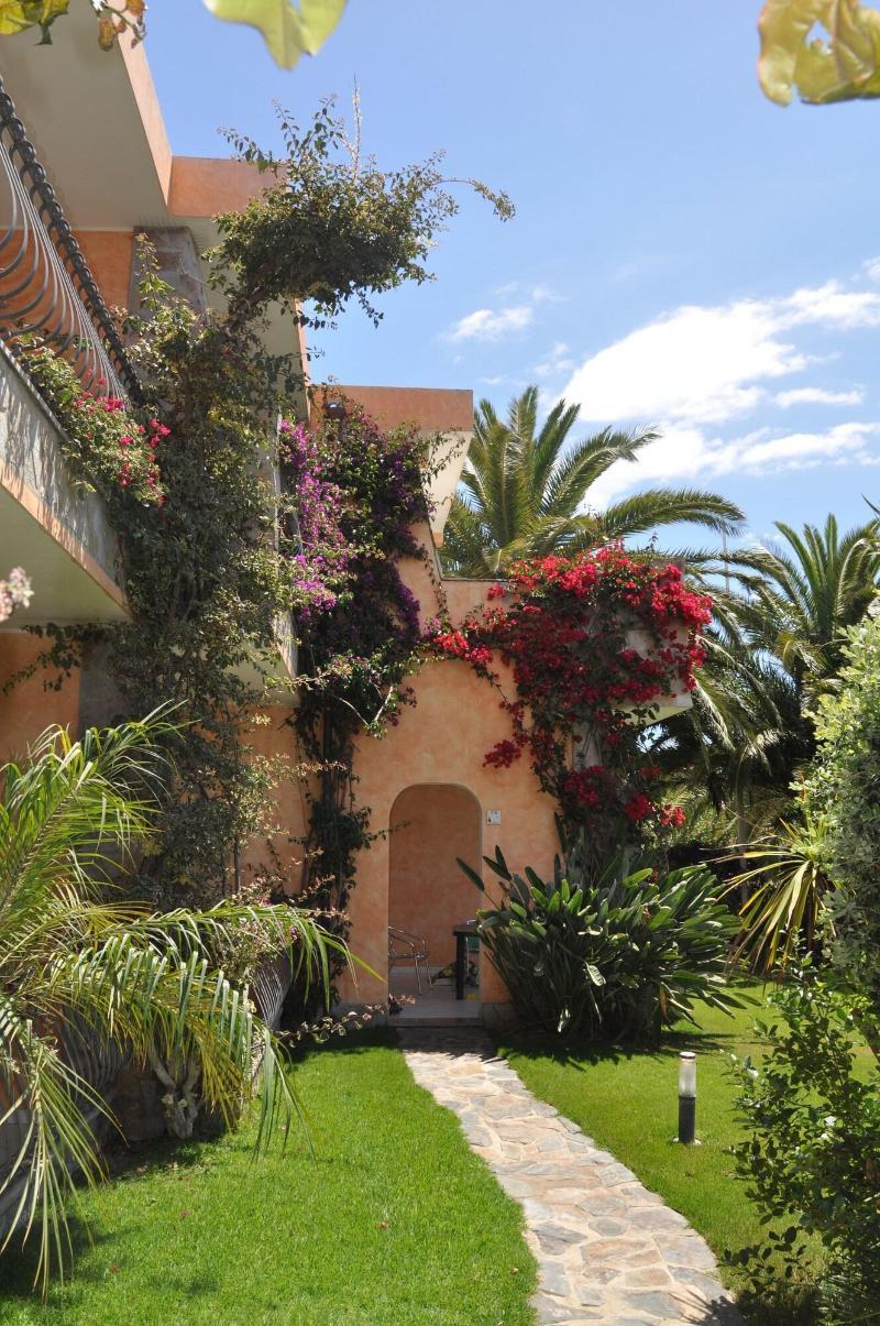 Palm Village Villasimius Eksteriør bilde